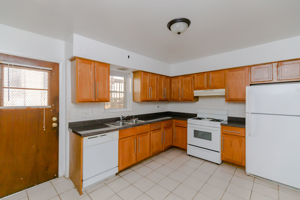 1320 W Lunt Avenue 204