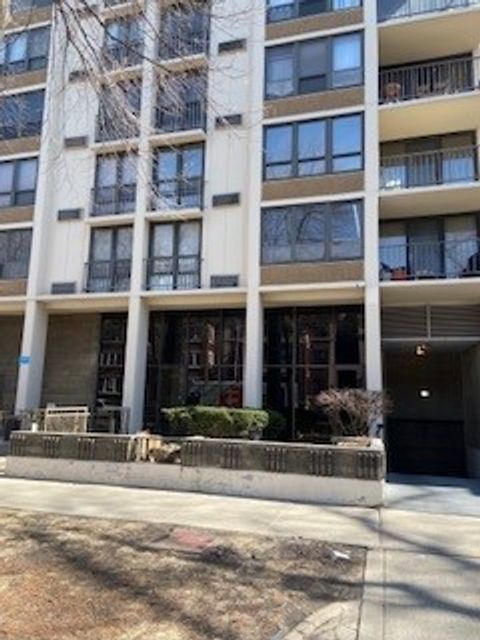 5471 S Hyde Park Boulevard 10A Chicago IL 60615