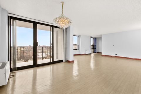 Tiny photo for 5471 S Hyde Park Boulevard #10A, Chicago, IL 60615 (MLS # 12576468)