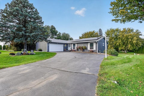 Photo of 8085 Clearview Drive, Rockford, IL 61102 (MLS # 12790987)