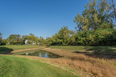 Tiny photo for 28794 W Pondview Drive, Lakemoor, IL 60051 (MLS # 12488582)