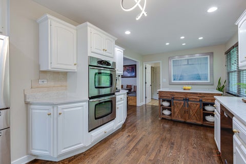 Tiny photo for 21 Half Day Road, Lincolnshire, IL 60069 (MLS # 12578073)