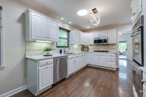 Tiny photo for 21 Half Day Road, Lincolnshire, IL 60069 (MLS # 12578073)