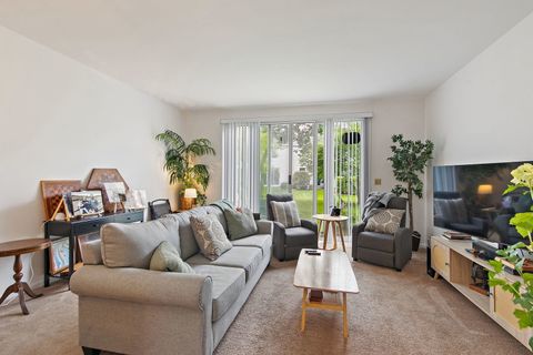 Tiny photo for 368 Maidstone Court #368, Schaumburg, IL 60194 (MLS # 12527666)