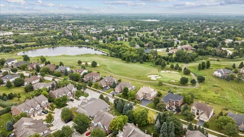 Tiny photo for 24 Tournament Drive S, Hawthorn Woods, IL 60047 (MLS # 12722197)