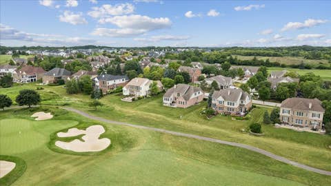Tiny photo for 24 Tournament Drive S, Hawthorn Woods, IL 60047 (MLS # 12722197)
