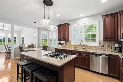 Tiny photo for 24 Tournament Drive S, Hawthorn Woods, IL 60047 (MLS # 12722197)