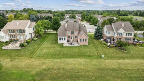 Tiny photo for 24 Tournament Drive S, Hawthorn Woods, IL 60047 (MLS # 12722197)