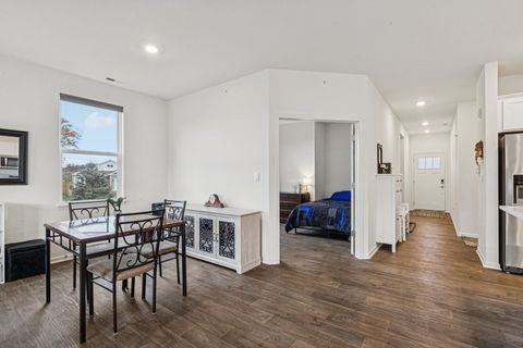 Tiny photo for 952 Darwin Street, North Aurora, IL 60542 (MLS # 12527009)