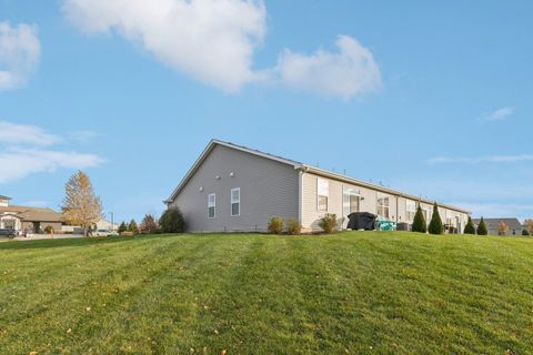 Tiny photo for 952 Darwin Street, North Aurora, IL 60542 (MLS # 12527009)