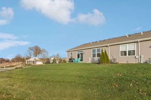 Tiny photo for 952 Darwin Street, North Aurora, IL 60542 (MLS # 12527009)