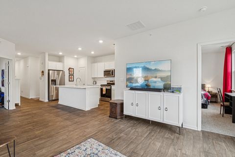 Tiny photo for 952 Darwin Street, North Aurora, IL 60542 (MLS # 12527009)