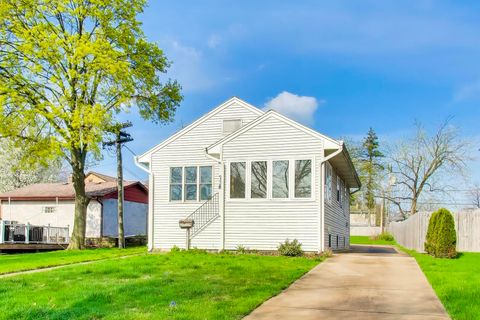Tiny photo for 738 S Yale Avenue, Villa Park, IL 60181 (MLS # 12619700)