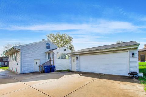 Tiny photo for 738 S Yale Avenue, Villa Park, IL 60181 (MLS # 12619700)