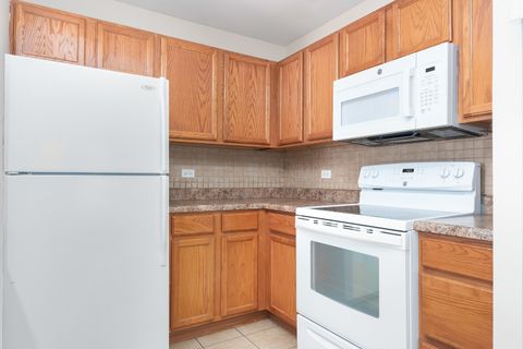 Tiny photo for 3447 Ridgeland Avenue #203, Berwyn, IL 60402 (MLS # 12585352)