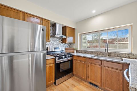 Tiny photo for 1915 Ozark Parkway #1915, Algonquin, IL 60102 (MLS # 12550425)