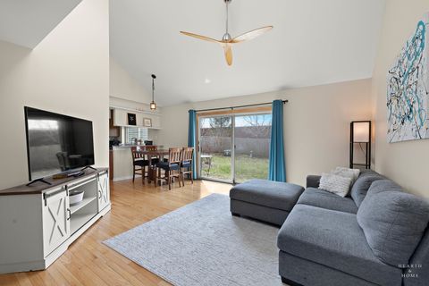 Tiny photo for 1915 Ozark Parkway #1915, Algonquin, IL 60102 (MLS # 12550425)