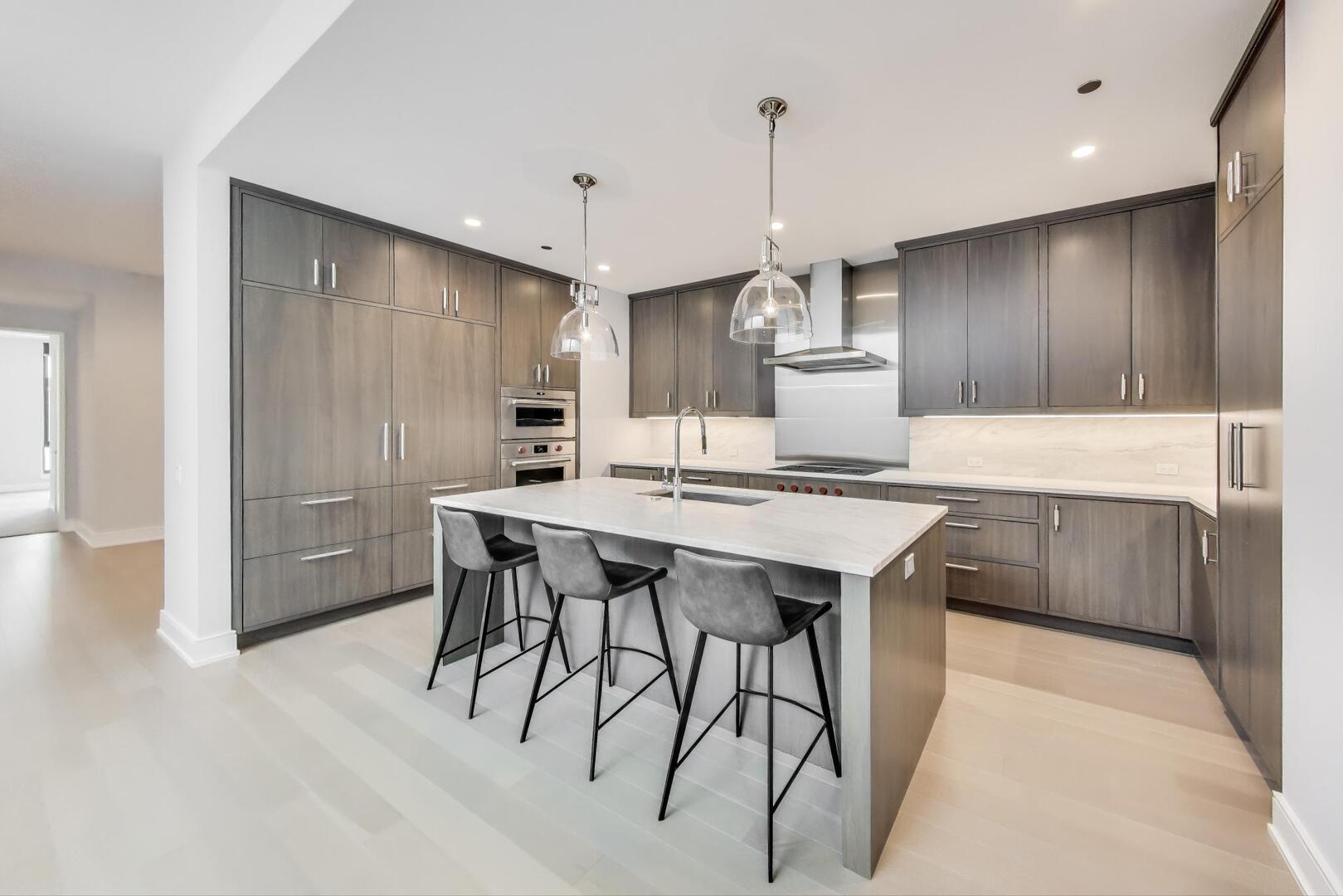 1550 N Clark Street 604