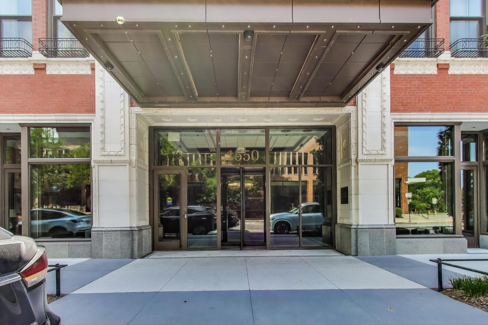 1550 N Clark Street 604