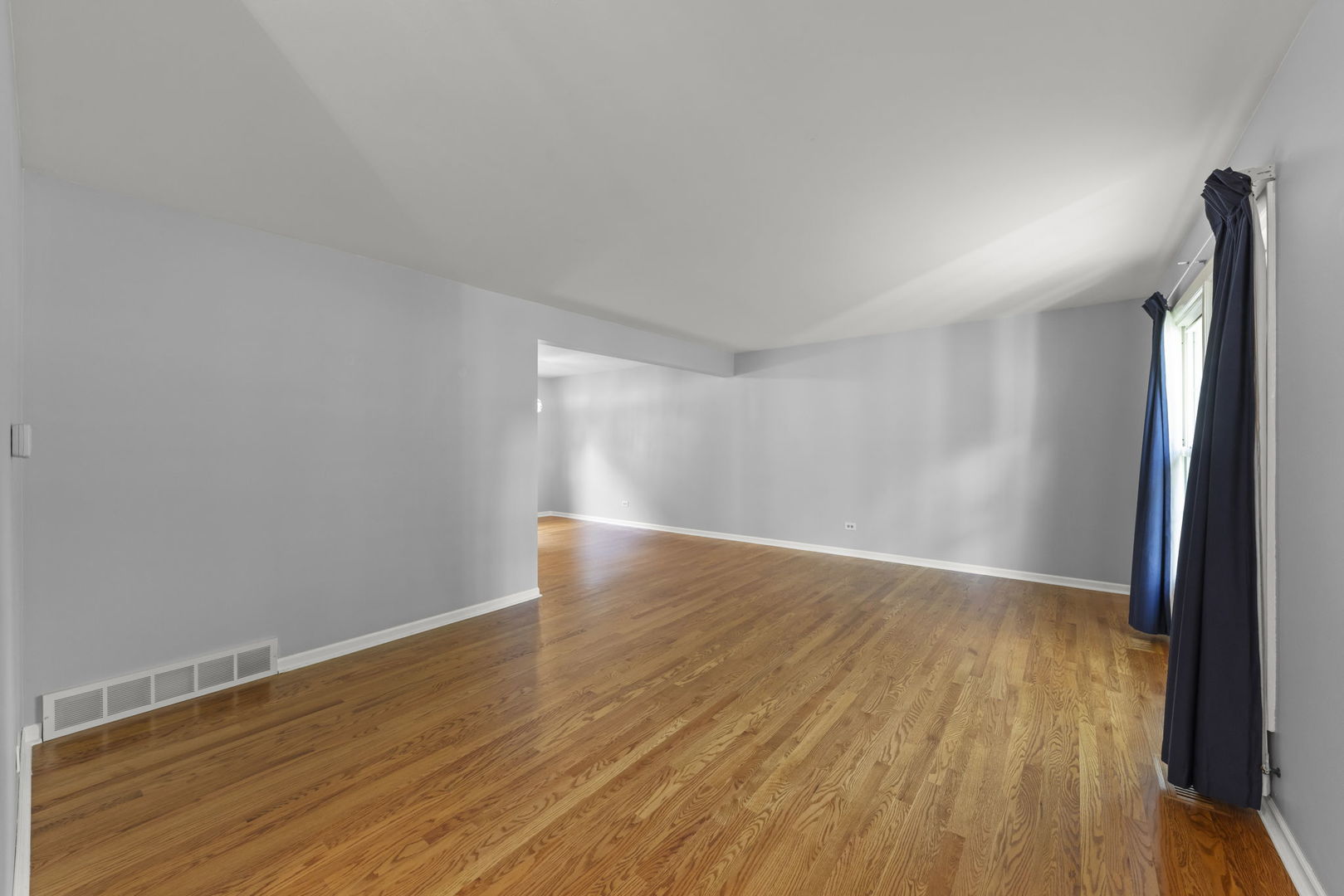 4525 Waubansie Lane