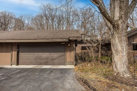 Photo of 42W470 Red Bud Court, St. Charles, IL 60175 (MLS # 12587878)