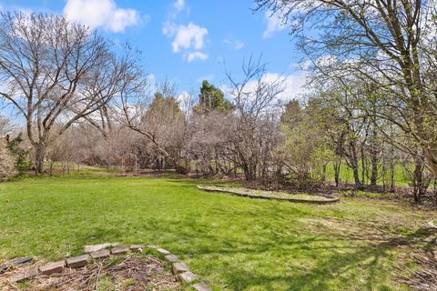 Tiny photo for 17583 W Robert Court, Gurnee, IL 60031 (MLS # 12568582)