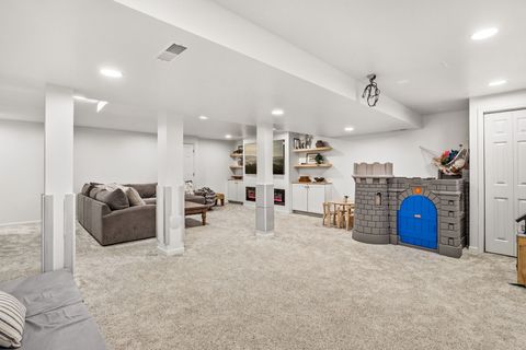 Tiny photo for 17583 W Robert Court, Gurnee, IL 60031 (MLS # 12568582)