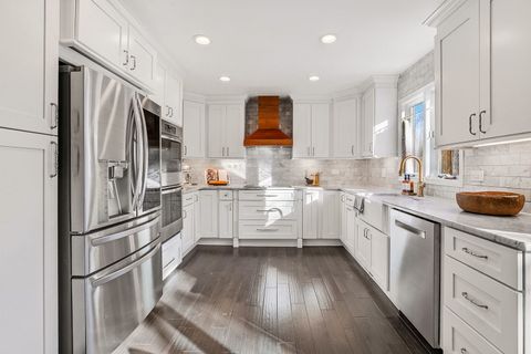 Tiny photo for 17583 W Robert Court, Gurnee, IL 60031 (MLS # 12568582)