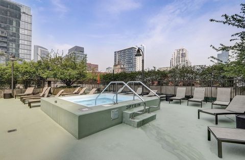 Tiny photo for 400 N La Salle Drive #2503, Chicago, IL 60654 (MLS # 12521927)