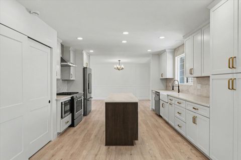 Tiny photo for 1808 Golfview Drive, Urbana, IL 61801 (MLS # 12597348)