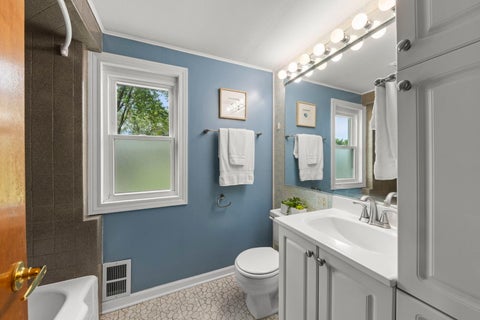 Tiny photo for 306 N La Londe Avenue, Lombard, IL 60148 (MLS # 12730976)