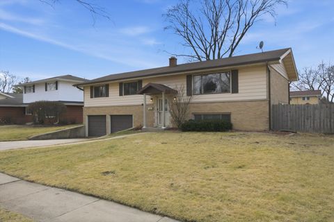 Tiny photo for 130 N Horner Lane, Mount Prospect, IL 60056 (MLS # 12599158)