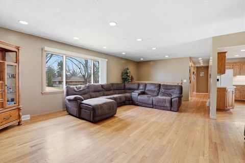 Tiny photo for 130 N Horner Lane, Mount Prospect, IL 60056 (MLS # 12599158)