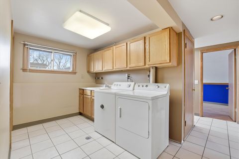 Tiny photo for 130 N Horner Lane, Mount Prospect, IL 60056 (MLS # 12599158)