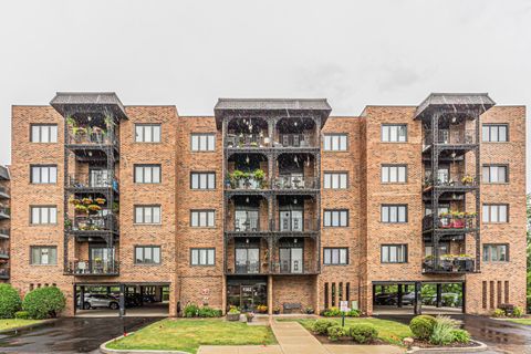 Tiny photo for 9382 Landings Lane #K307, Des Plaines, IL 60016 (MLS # 12693946)