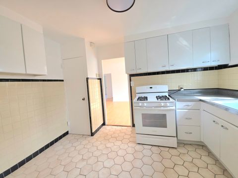 Tiny photo for 1100 N Harlem Avenue #1, River Forest, IL 60305 (MLS # 12601994)