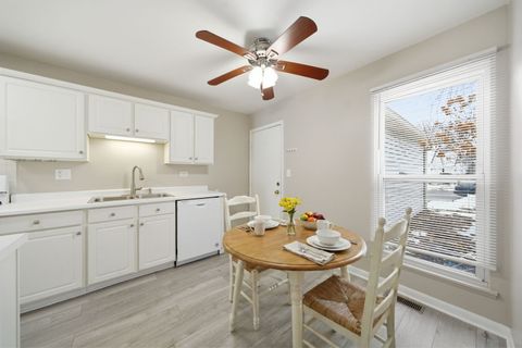 Tiny photo for 2634 Oakshire Court, Aurora, IL 60502 (MLS # 12532232)