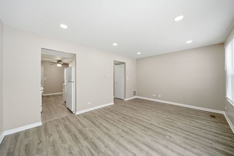 Tiny photo for 2634 Oakshire Court, Aurora, IL 60502 (MLS # 12532232)