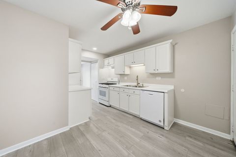 Tiny photo for 2634 Oakshire Court, Aurora, IL 60502 (MLS # 12532232)