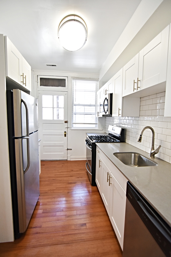 710 W GRACE Street 2