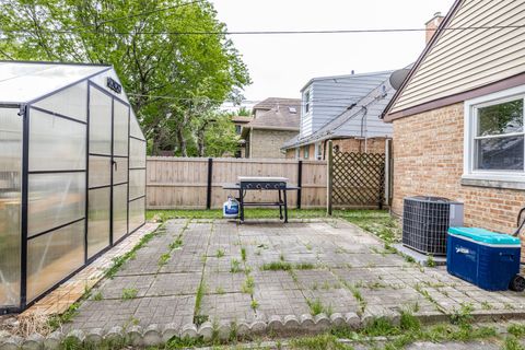 Tiny photo for 7535 Kenton Avenue, Skokie, IL 60076 (MLS # 12656946)