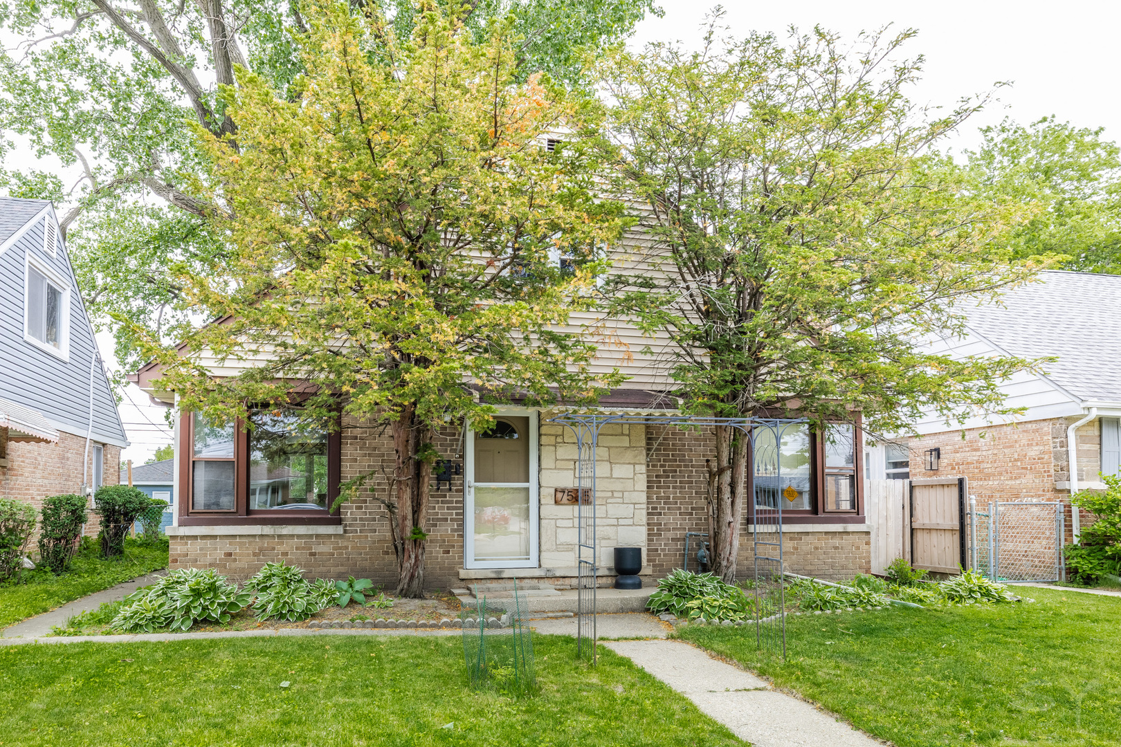 Properties 2 7535 Kenton Avenue