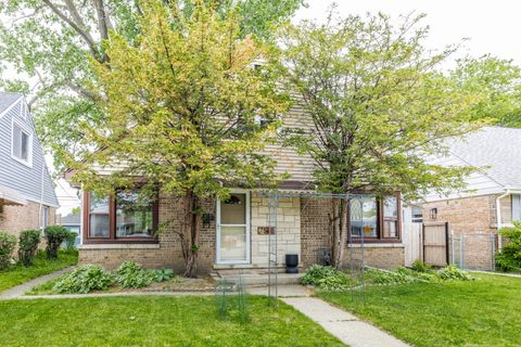 Tiny photo for 7535 Kenton Avenue, Skokie, IL 60076 (MLS # 12656946)