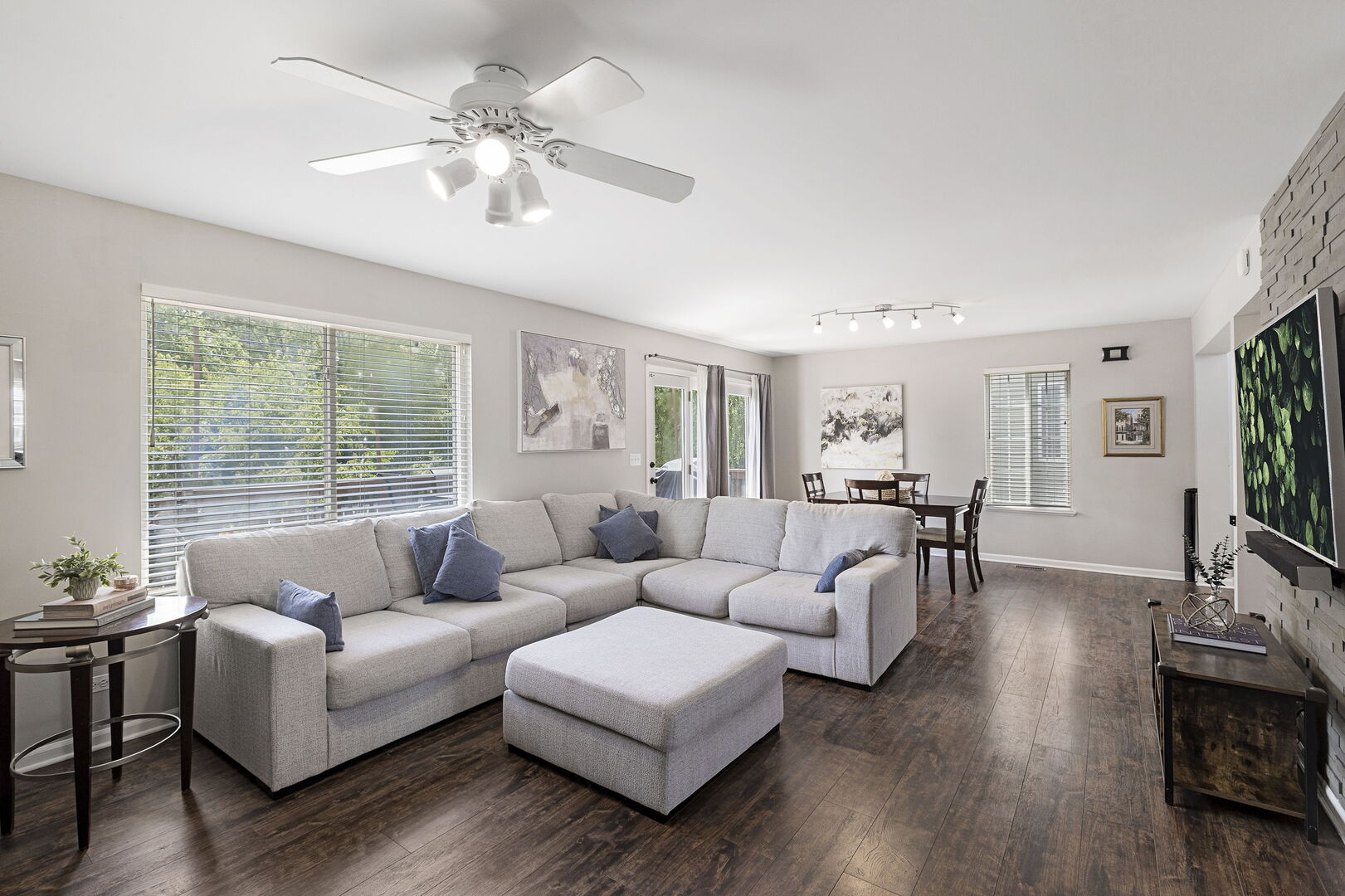 1273 Karyn Lane