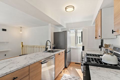 Tiny photo for 1037 Cove Drive #135D, Prospect Heights, IL 60070 (MLS # 12482432)