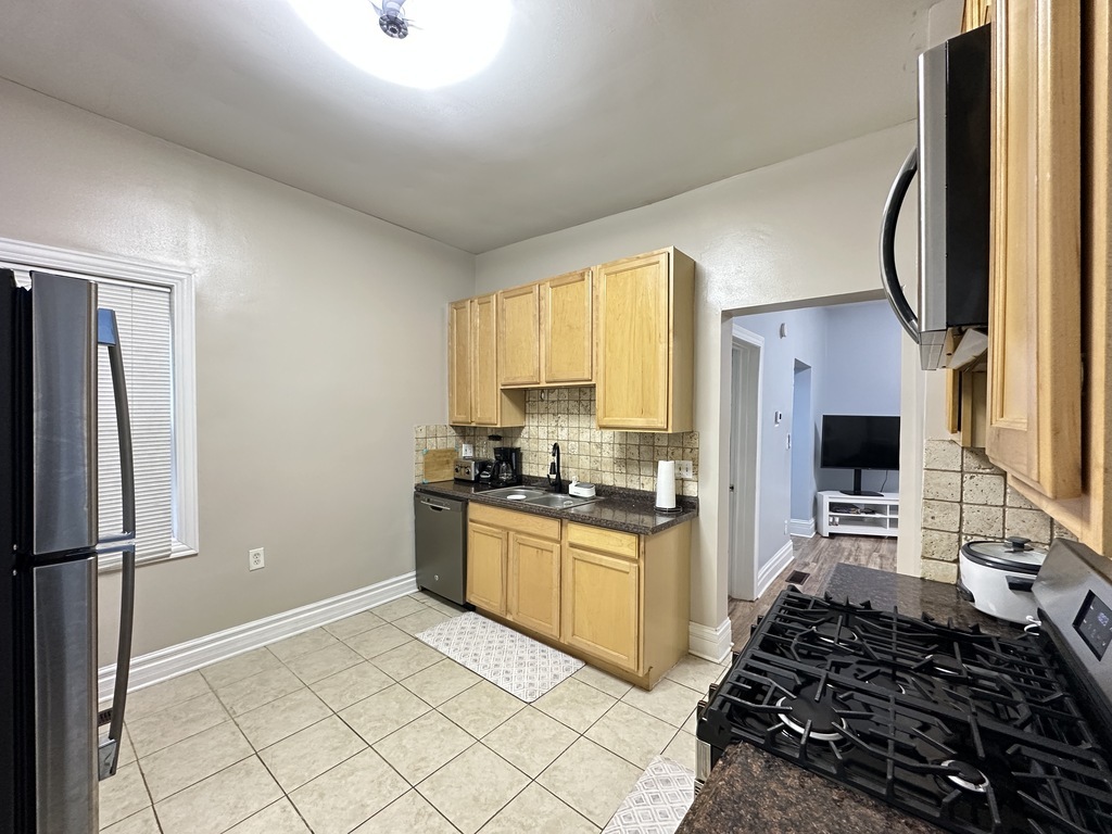 720 N Elizabeth Street 1