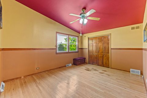 Tiny photo for 616 S Ahrens Avenue, Lombard, IL 60148 (MLS # 12527089)