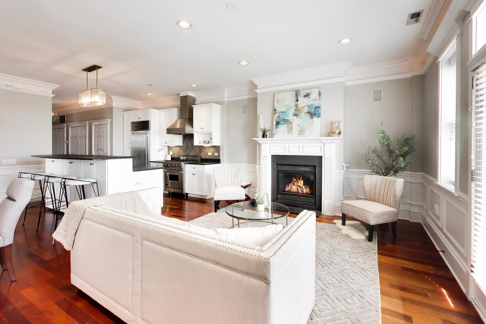 2222 W Belmont Avenue 501