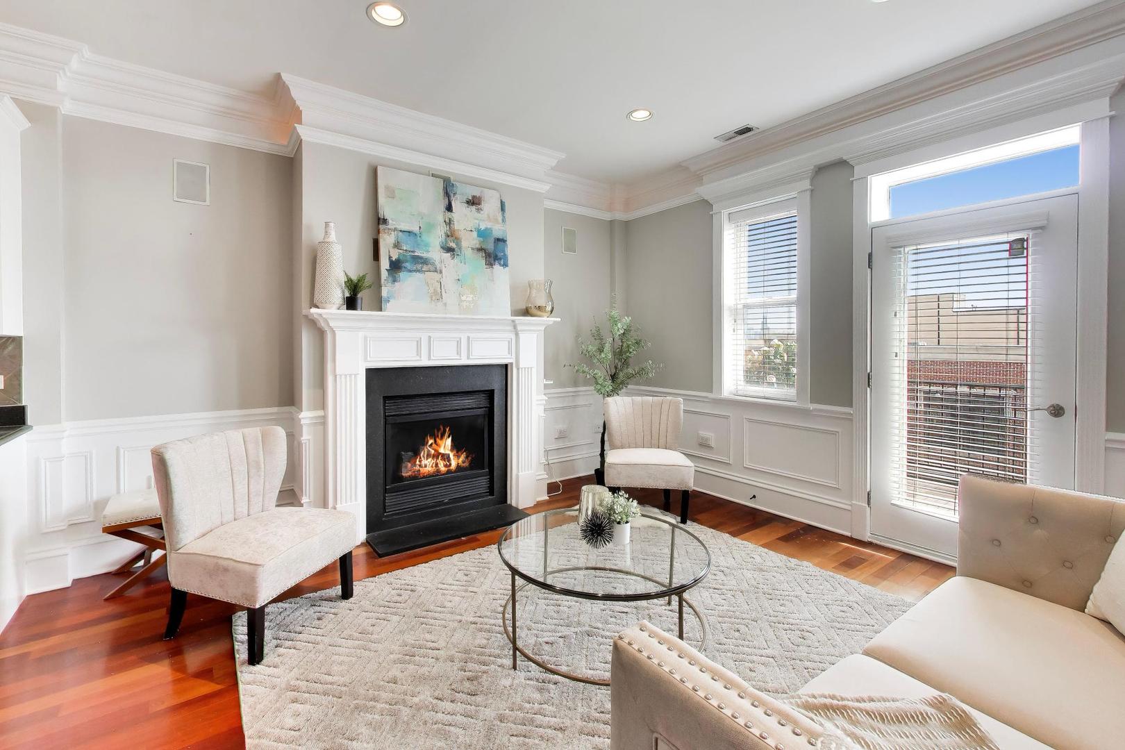 2222 W Belmont Avenue 501
