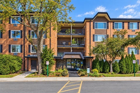 Photo of 1207 S Old Wilke Road #210, Arlington Heights, IL 60005 (MLS # 12781731)